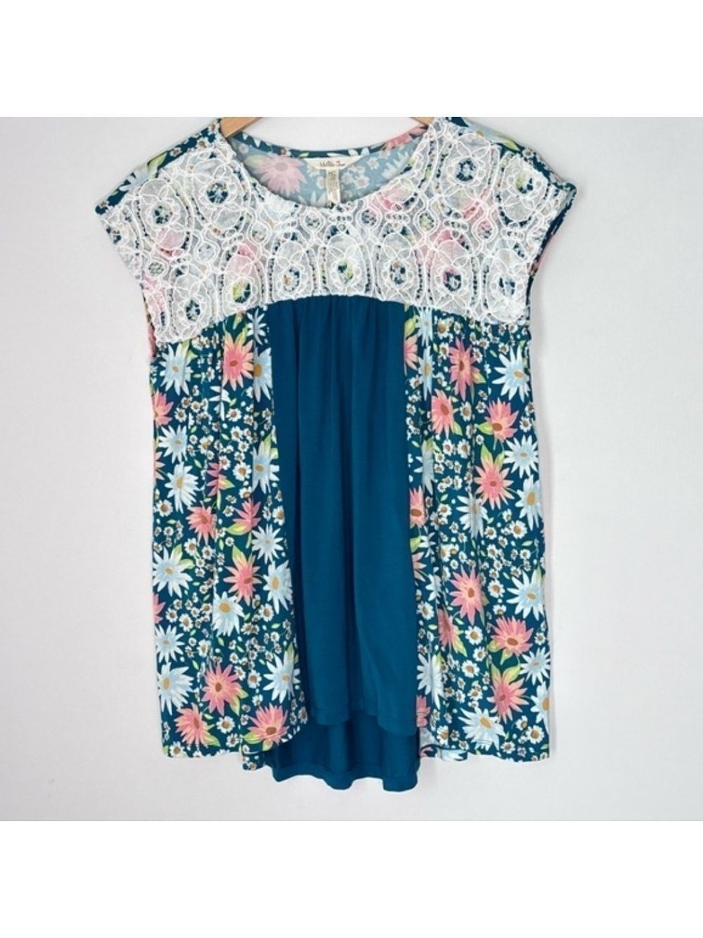 Matilda Jane Floral Lace Top w/ Blue and White Accents Sz: S /M Bohemian Coastal